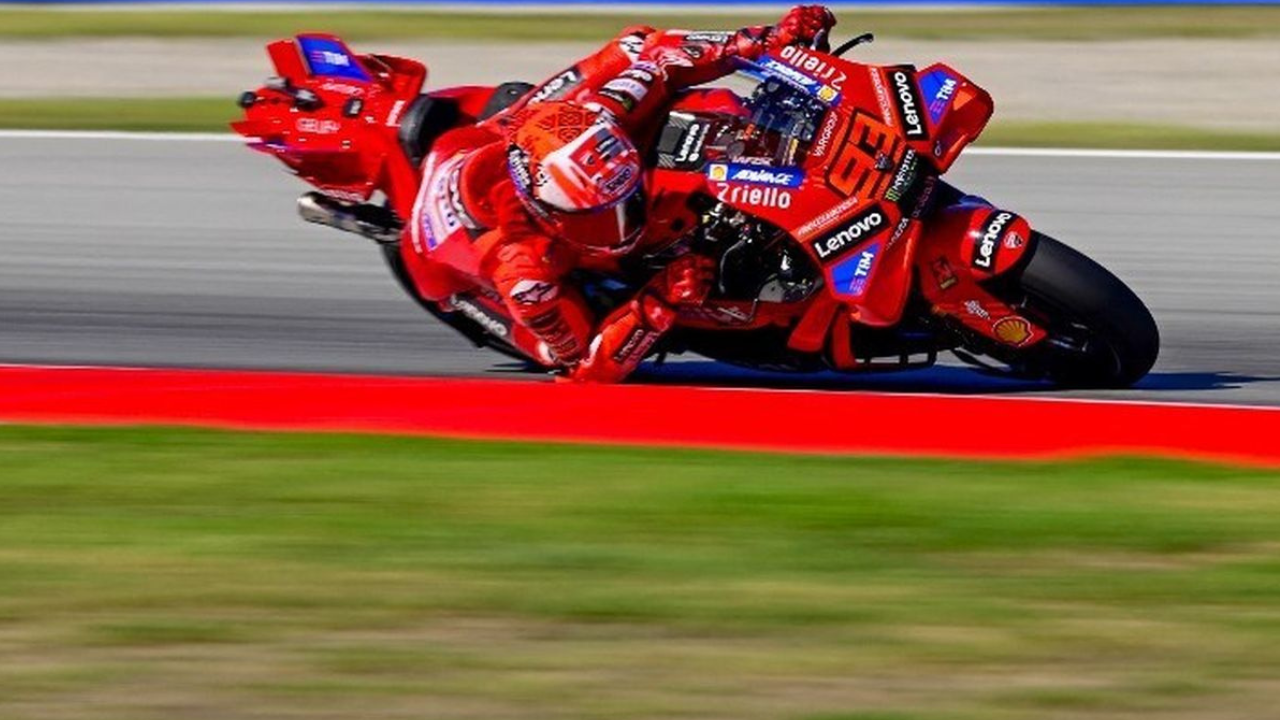 Drama MotoGP Misano: Marquez Menang dengan Gigih, Bezzecchi Takluk!